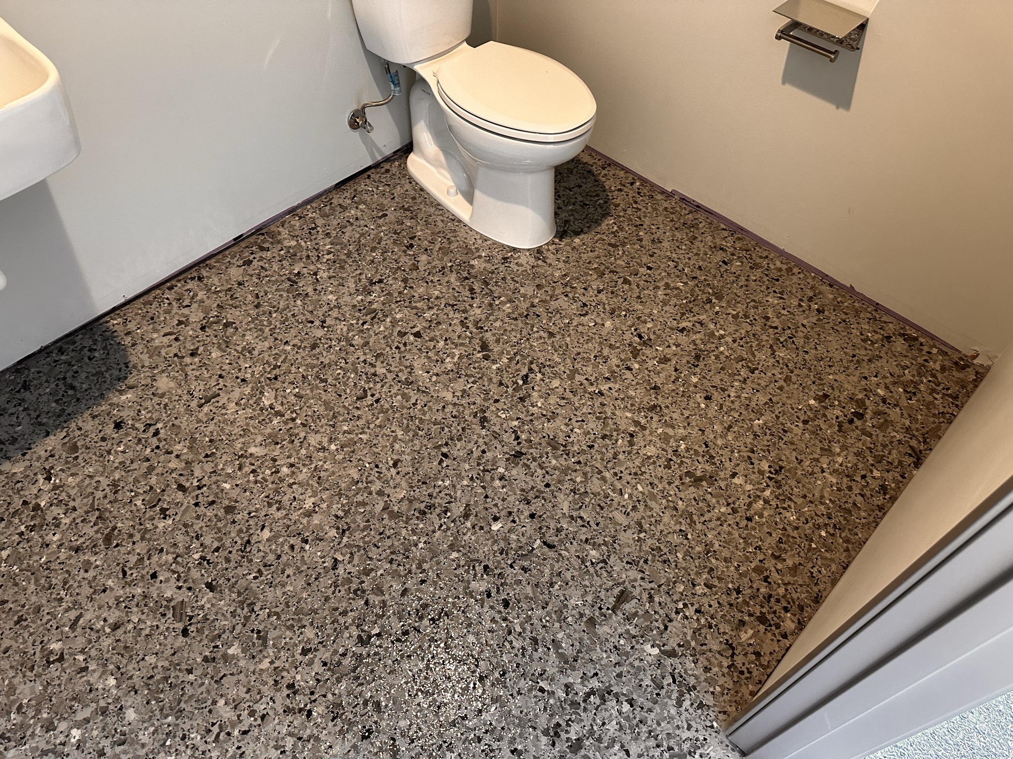 Flake bathroom floor coating in Fountain Hills AZ by RX Garage